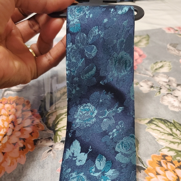 Mens Ties - Picture 2 of 2